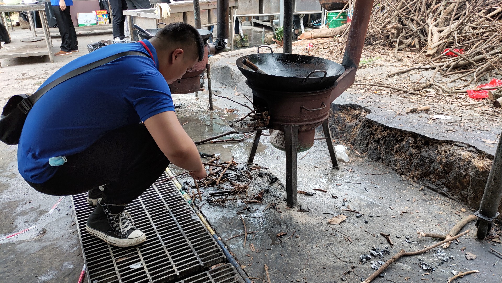 松湖騎行，穿樹飛花；農(nóng)家休閑，擁抱自然