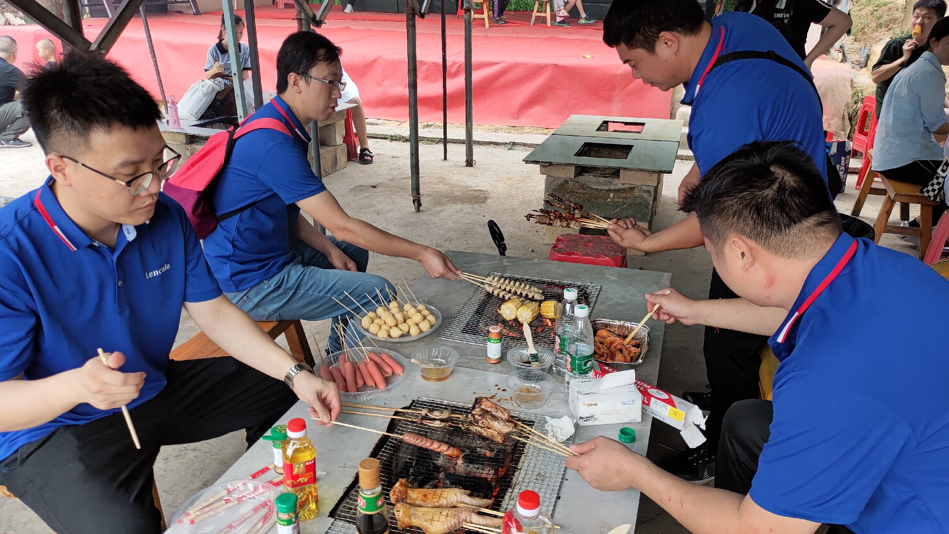 松湖騎行，穿樹飛花；農(nóng)家休閑，擁抱自然